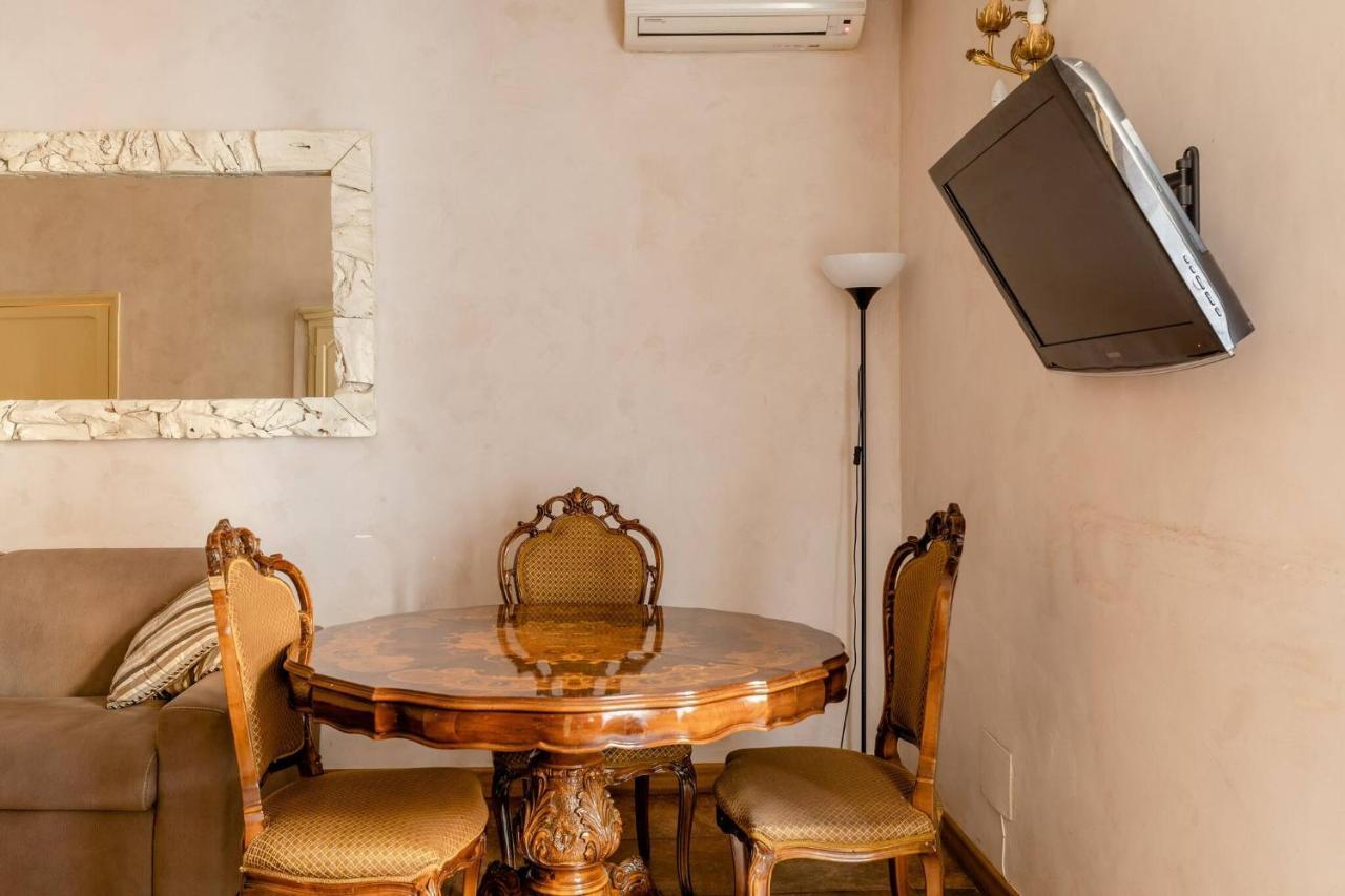 Rome Right In The Ancient Historical Center Two Bedrooms Two Bath, Up To 6 Pax Exterior photo